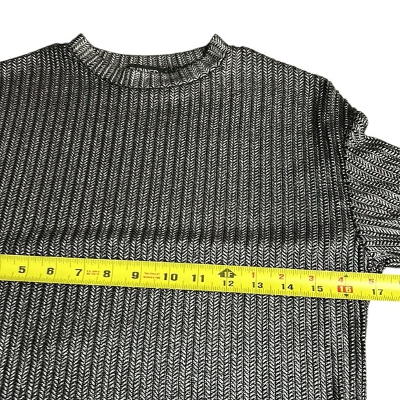 NWT vtg sweater,PTP 17”  to 19”
Metallic,shiny,sheer,renaissance,goth,witchy,EC - Picture 9 of 13
